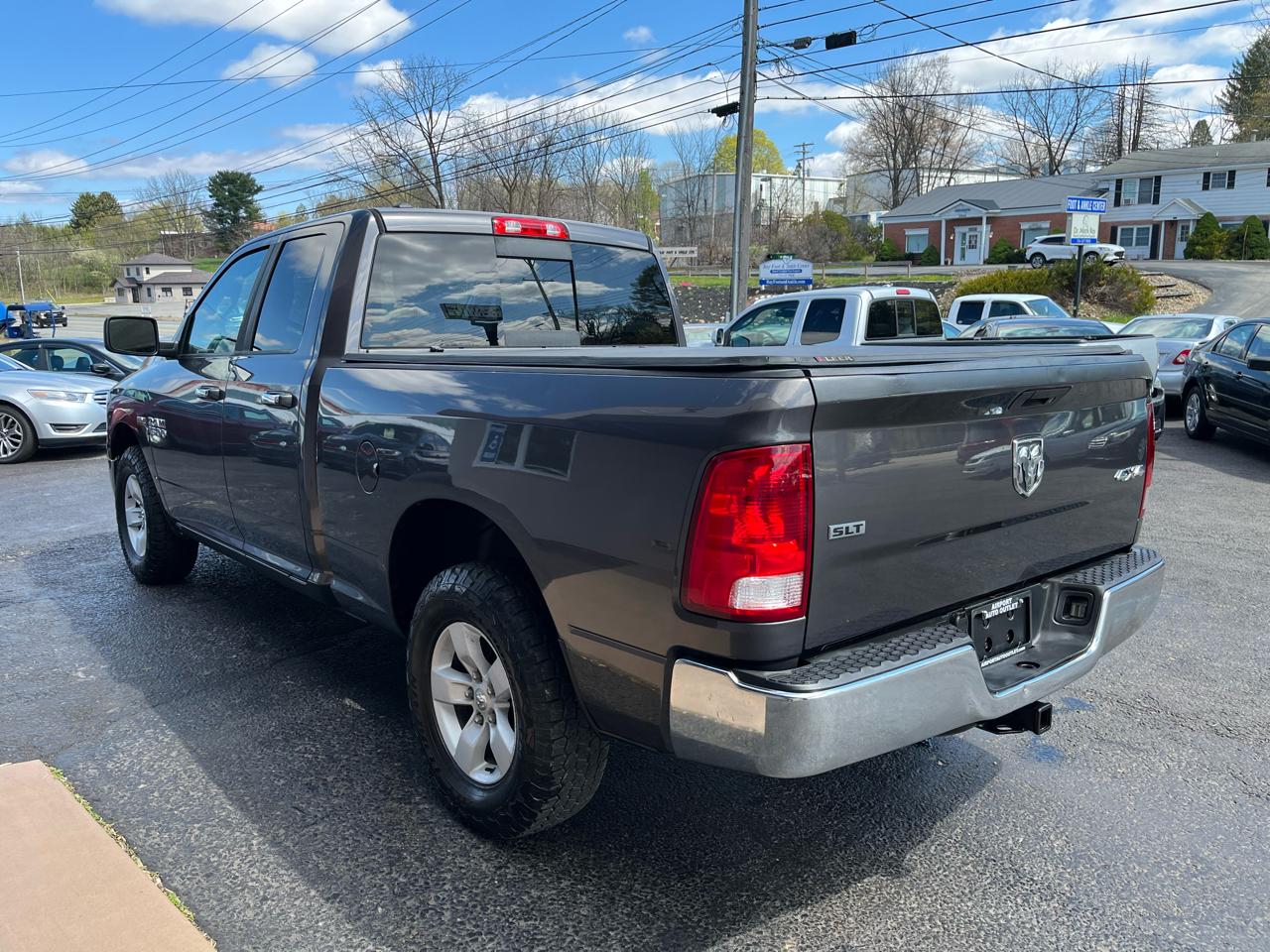 RAM 1500 SLT Quad Cab 4WD 2016