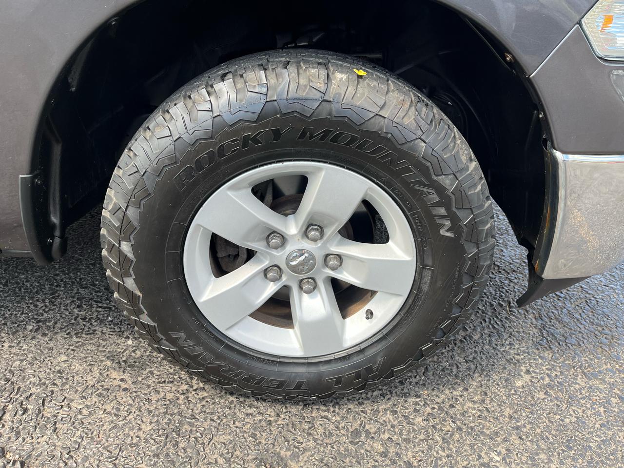 RAM 1500 SLT Quad Cab 4WD 2016