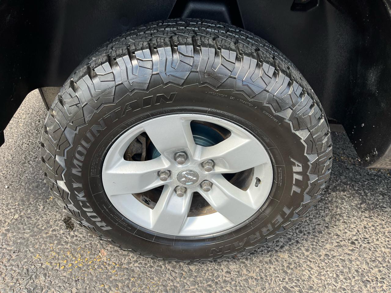 RAM 1500 SLT Quad Cab 4WD 2016