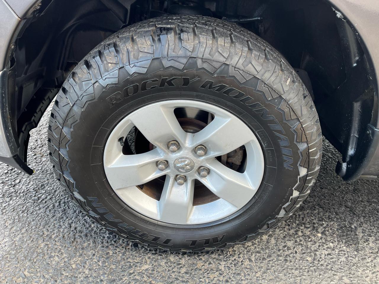 RAM 1500 SLT Quad Cab 4WD 2016