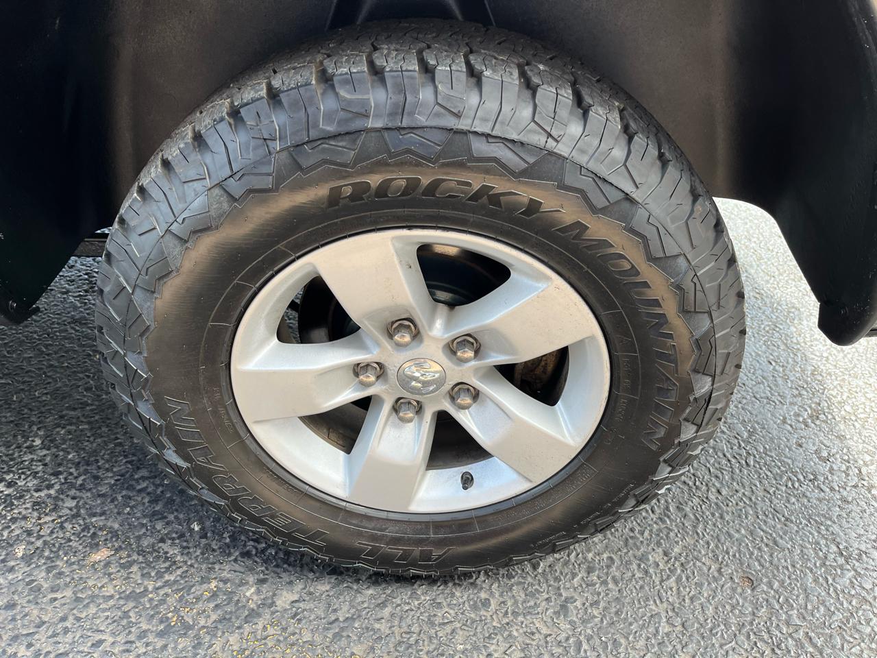 RAM 1500 SLT Quad Cab 4WD 2016