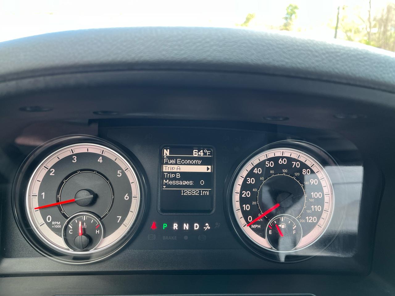 RAM 1500 SLT Quad Cab 4WD 2016