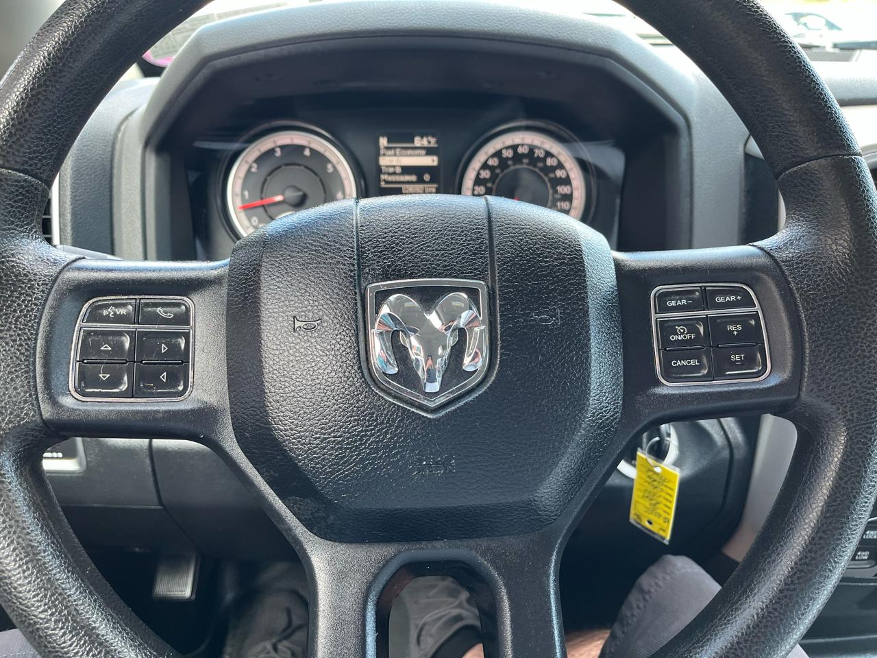 RAM 1500 SLT Quad Cab 4WD 2016