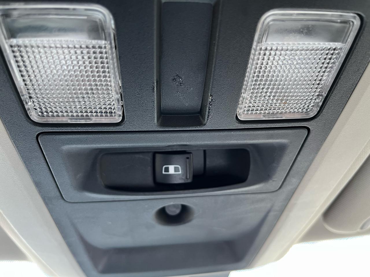 RAM 1500 SLT Quad Cab 4WD 2016