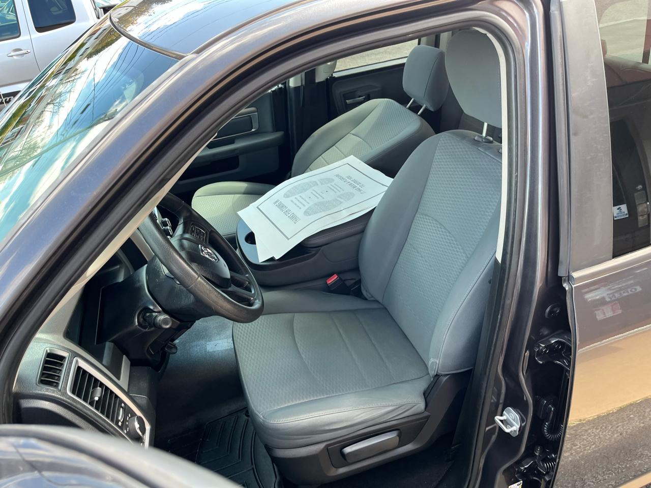 RAM 1500 SLT Quad Cab 4WD 2016