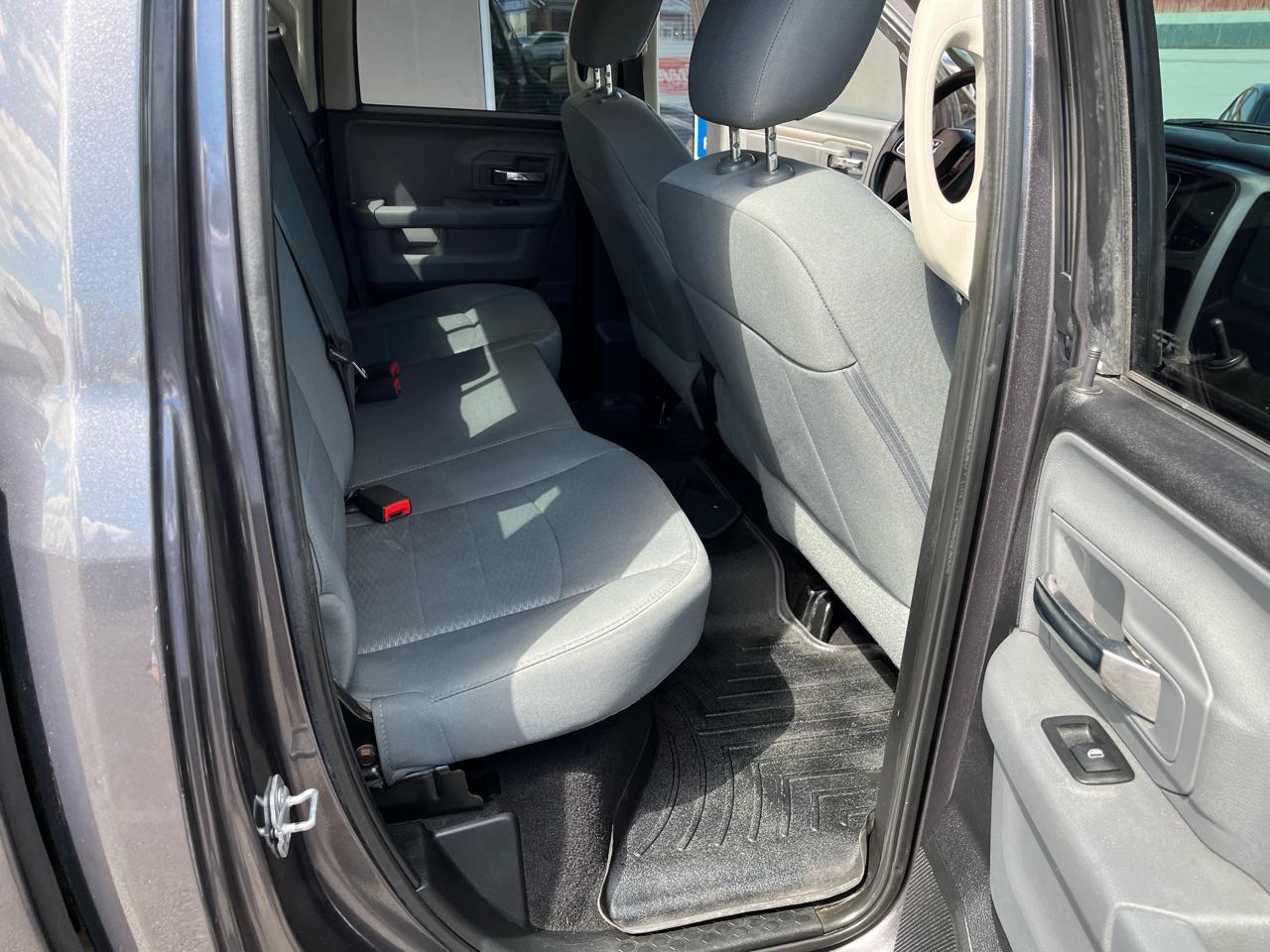 RAM 1500 SLT Quad Cab 4WD 2016