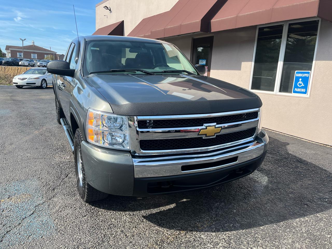 Chevrolet Silverado 1500 LS Extended Cab 4WD 2011