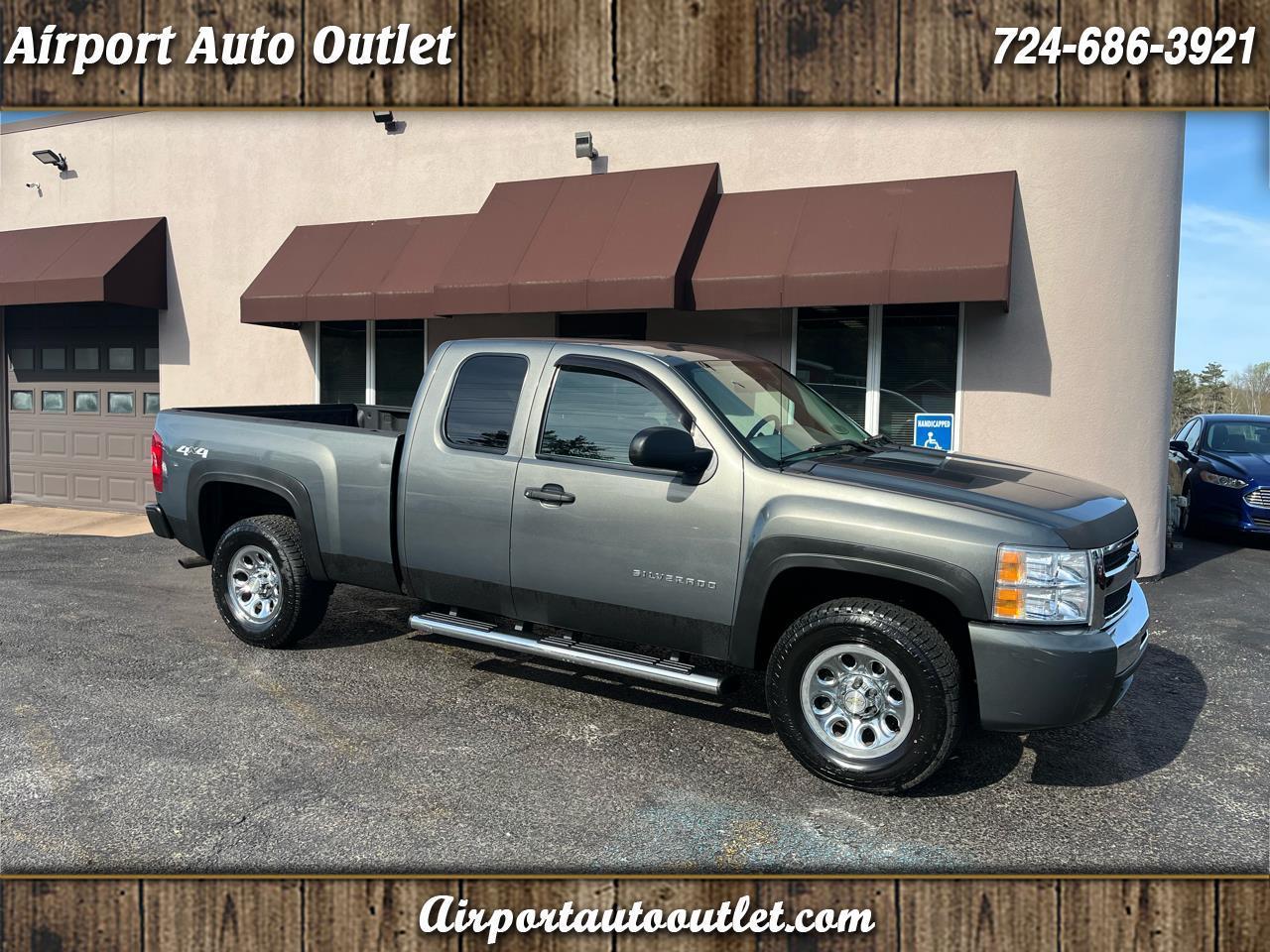 Chevrolet Silverado 1500 LS Extended Cab 4WD 2011