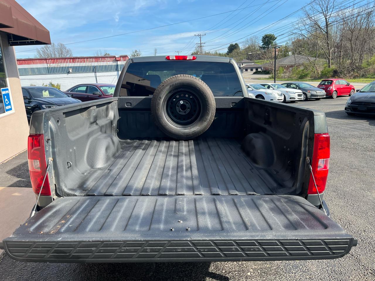 Chevrolet Silverado 1500 LS Extended Cab 4WD 2011