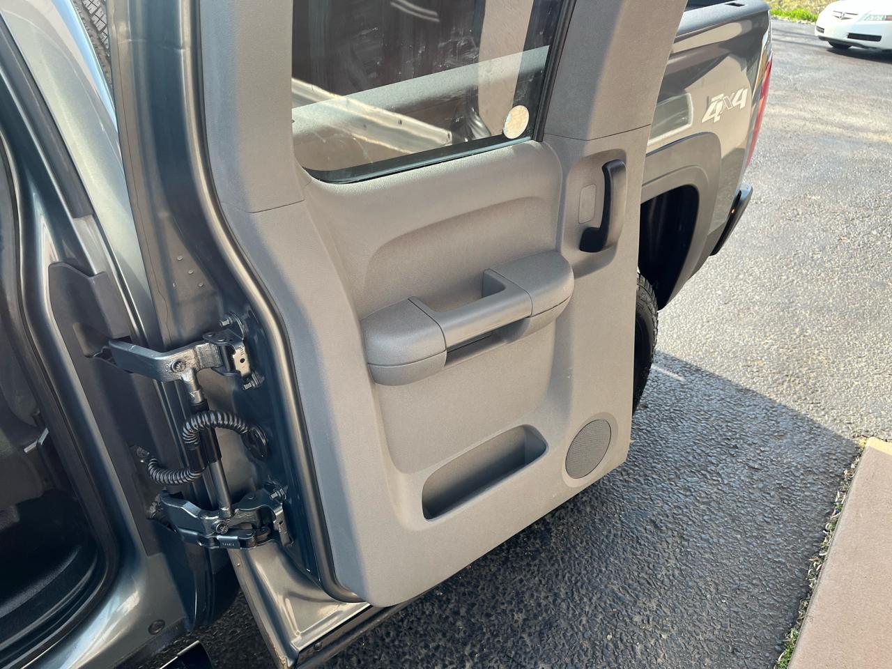 Chevrolet Silverado 1500 LS Extended Cab 4WD 2011