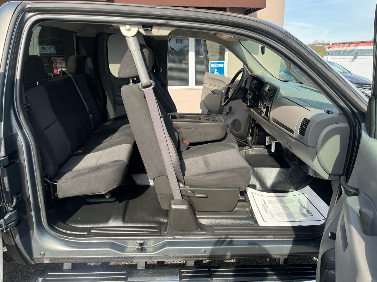 Chevrolet Silverado 1500 LS Extended Cab 4WD 2011