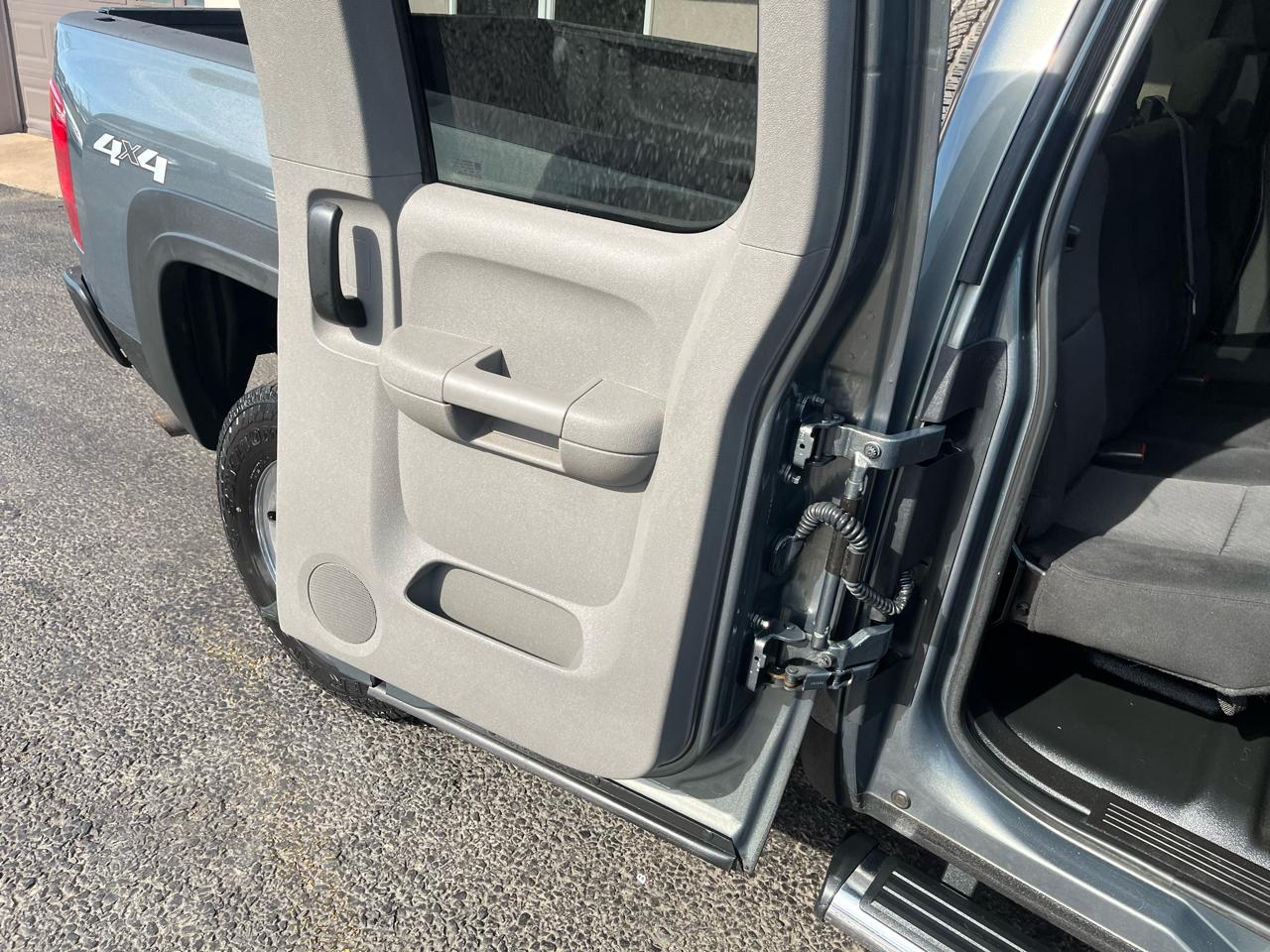 Chevrolet Silverado 1500 LS Extended Cab 4WD 2011