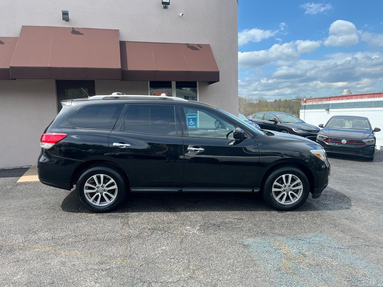 Nissan Pathfinder SV 4D SUV 4WD 2016