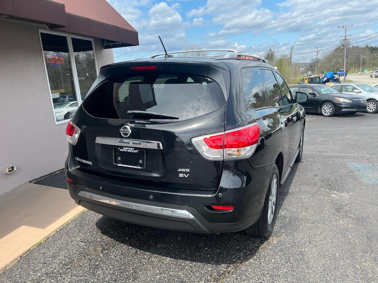 Nissan Pathfinder SV 4D SUV 4WD 2016