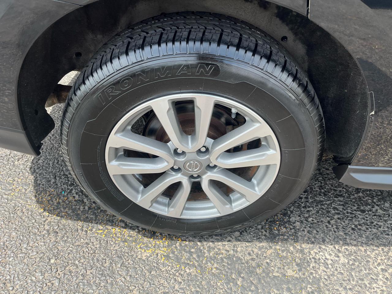 Nissan Pathfinder SV 4D SUV 4WD 2016