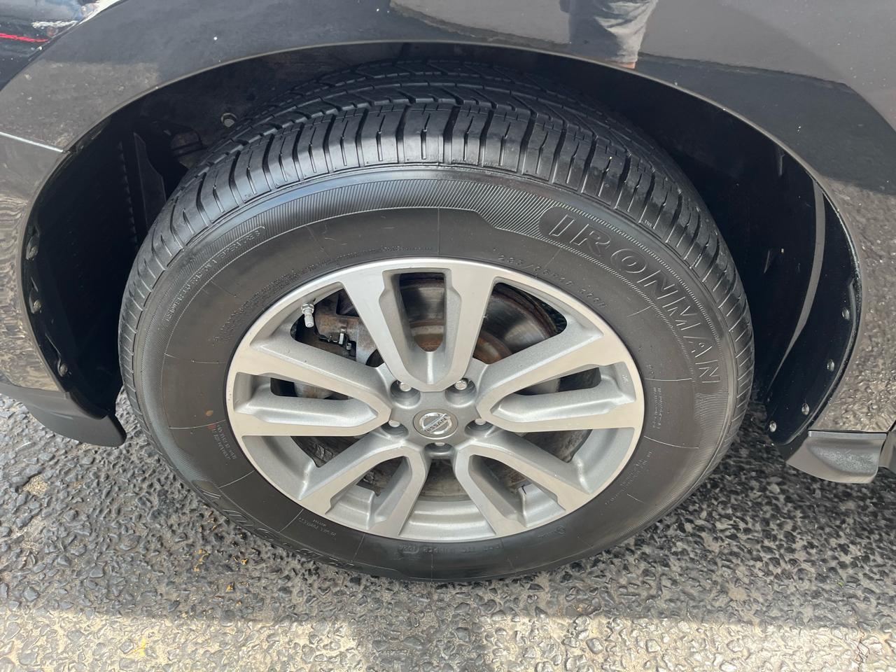 Nissan Pathfinder SV 4D SUV 4WD 2016