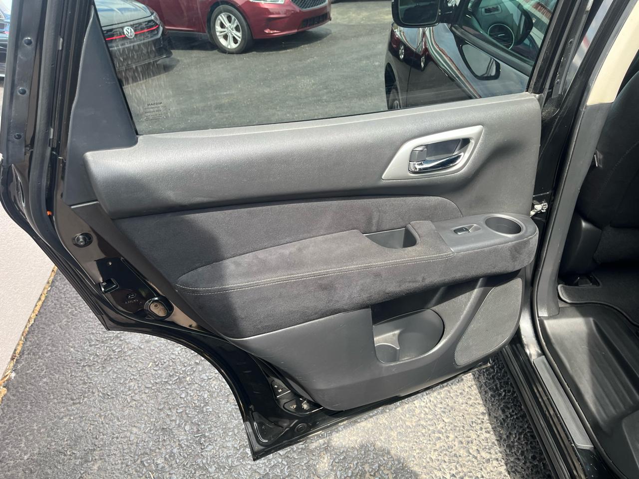 Nissan Pathfinder SV 4D SUV 4WD 2016