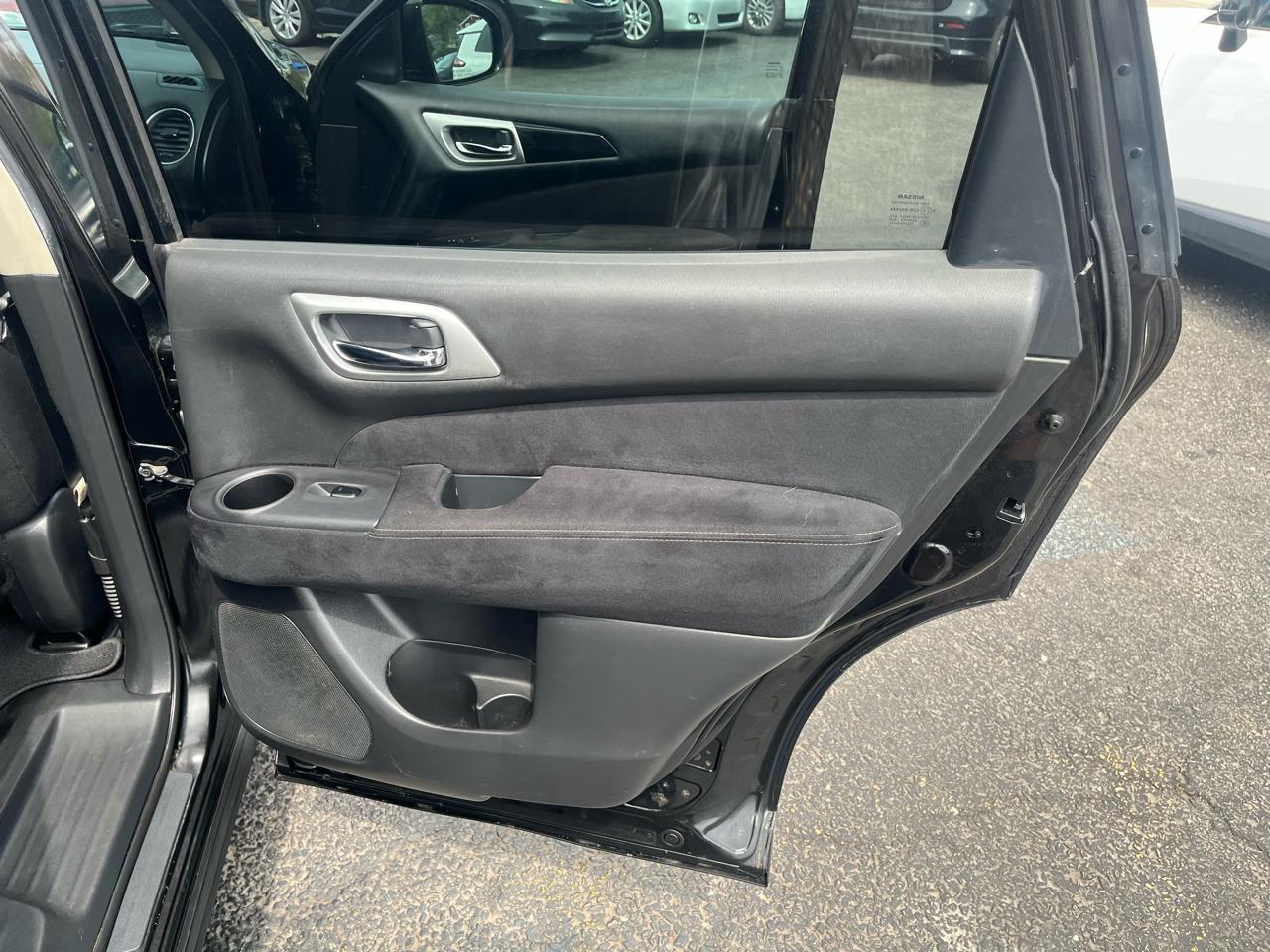 Nissan Pathfinder SV 4D SUV 4WD 2016