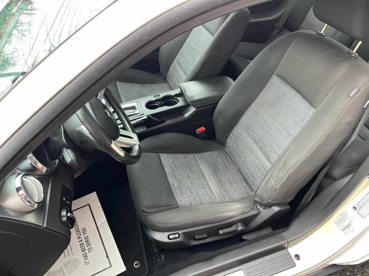 Ford Mustang V6 Premium Coupe 2008