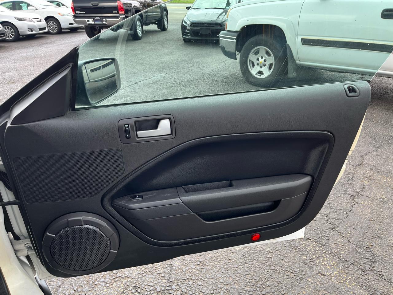 Ford Mustang V6 Premium Coupe 2008