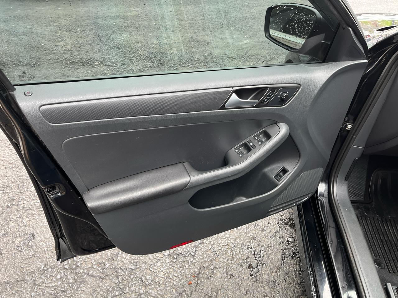 Volkswagen Jetta S 2014