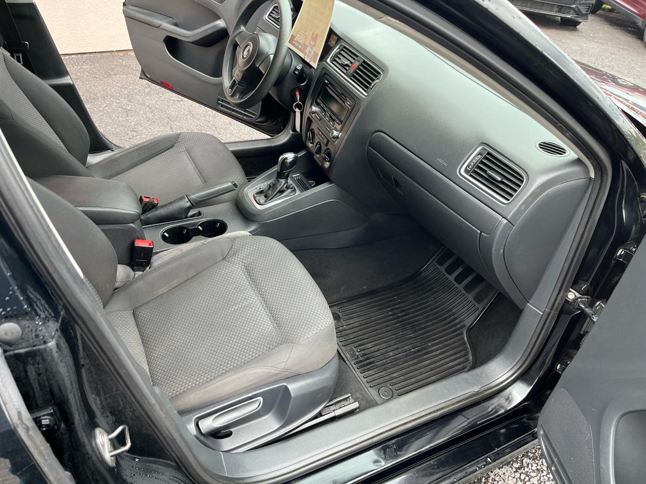 Volkswagen Jetta S 2014