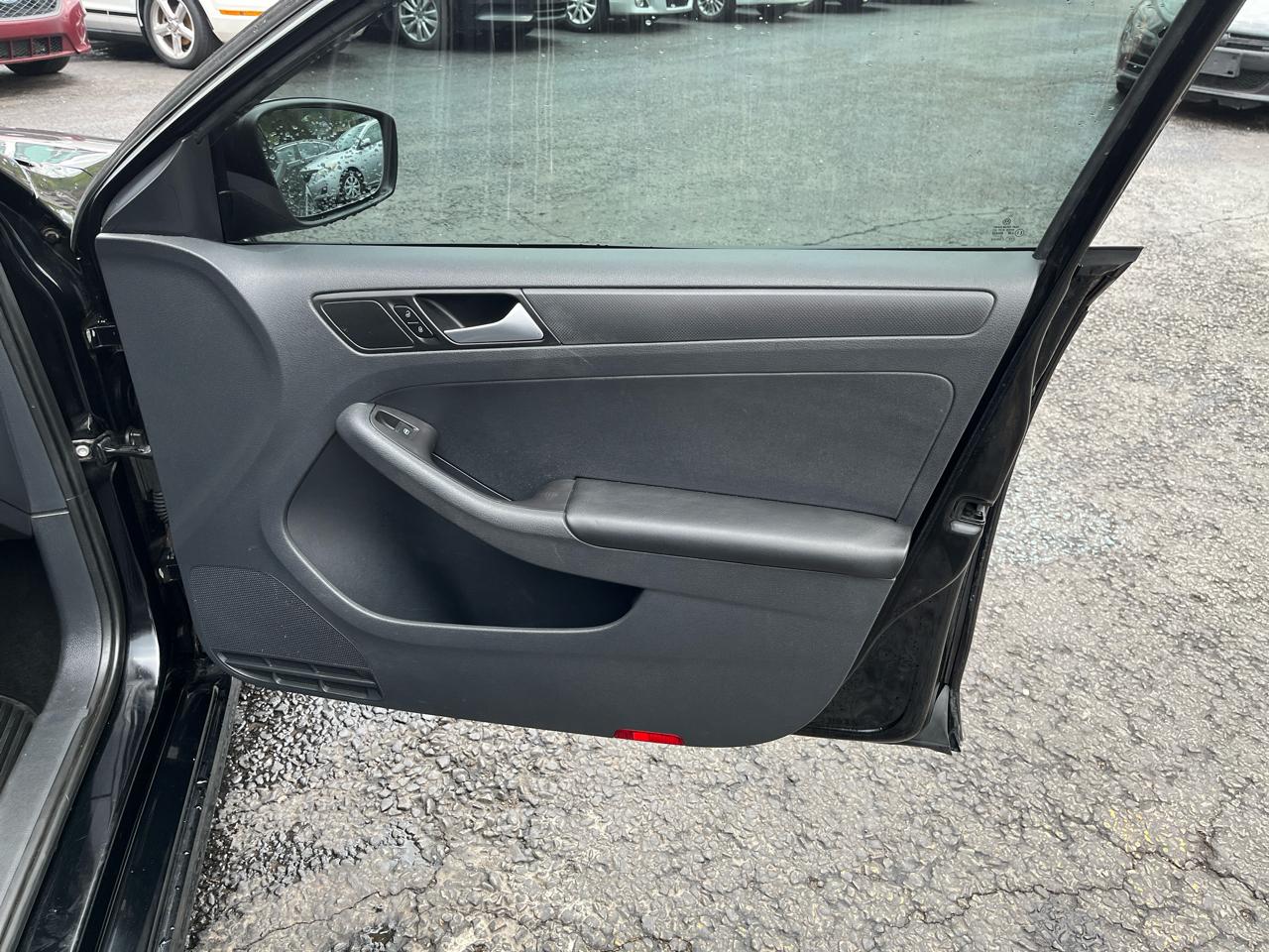 Volkswagen Jetta S 2014