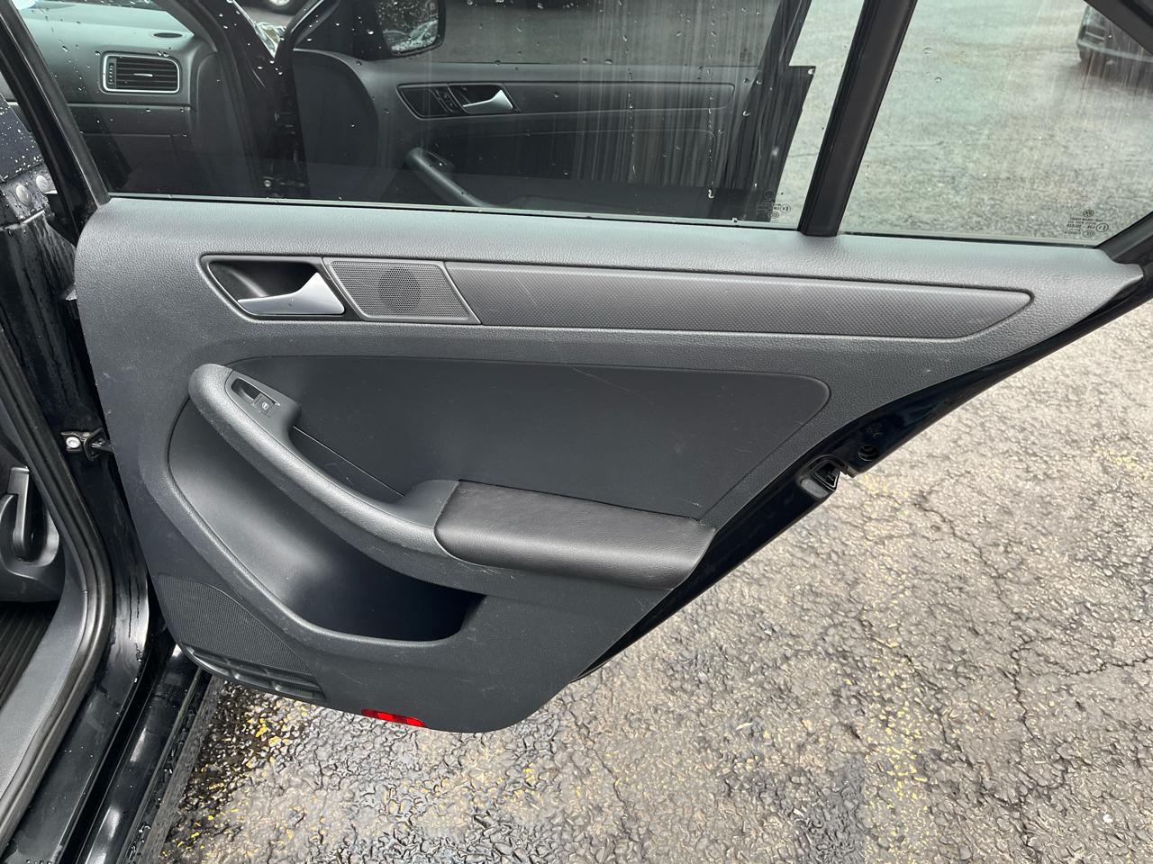 Volkswagen Jetta S 2014