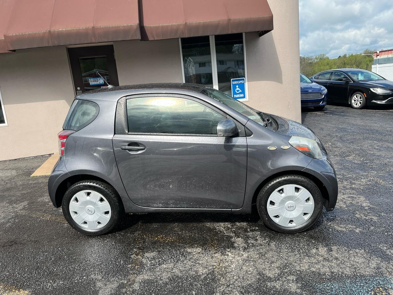Scion iQ 3-Door Hatchback AT 2013