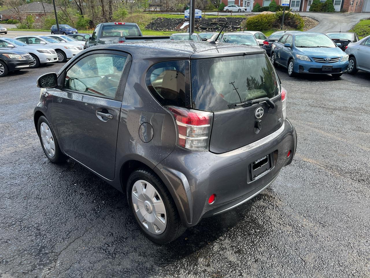 Scion iQ 3-Door Hatchback AT 2013