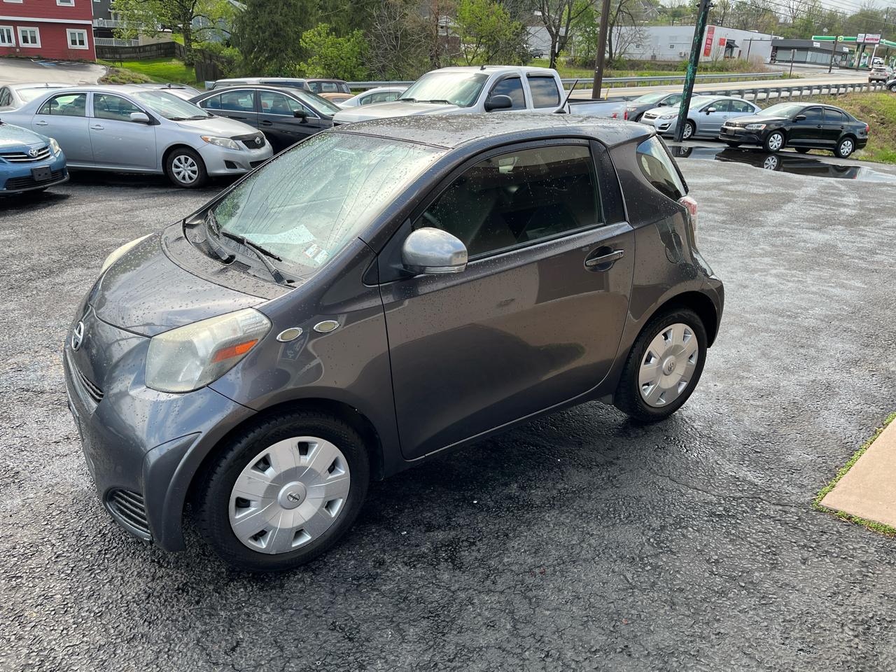 Scion iQ 3-Door Hatchback AT 2013
