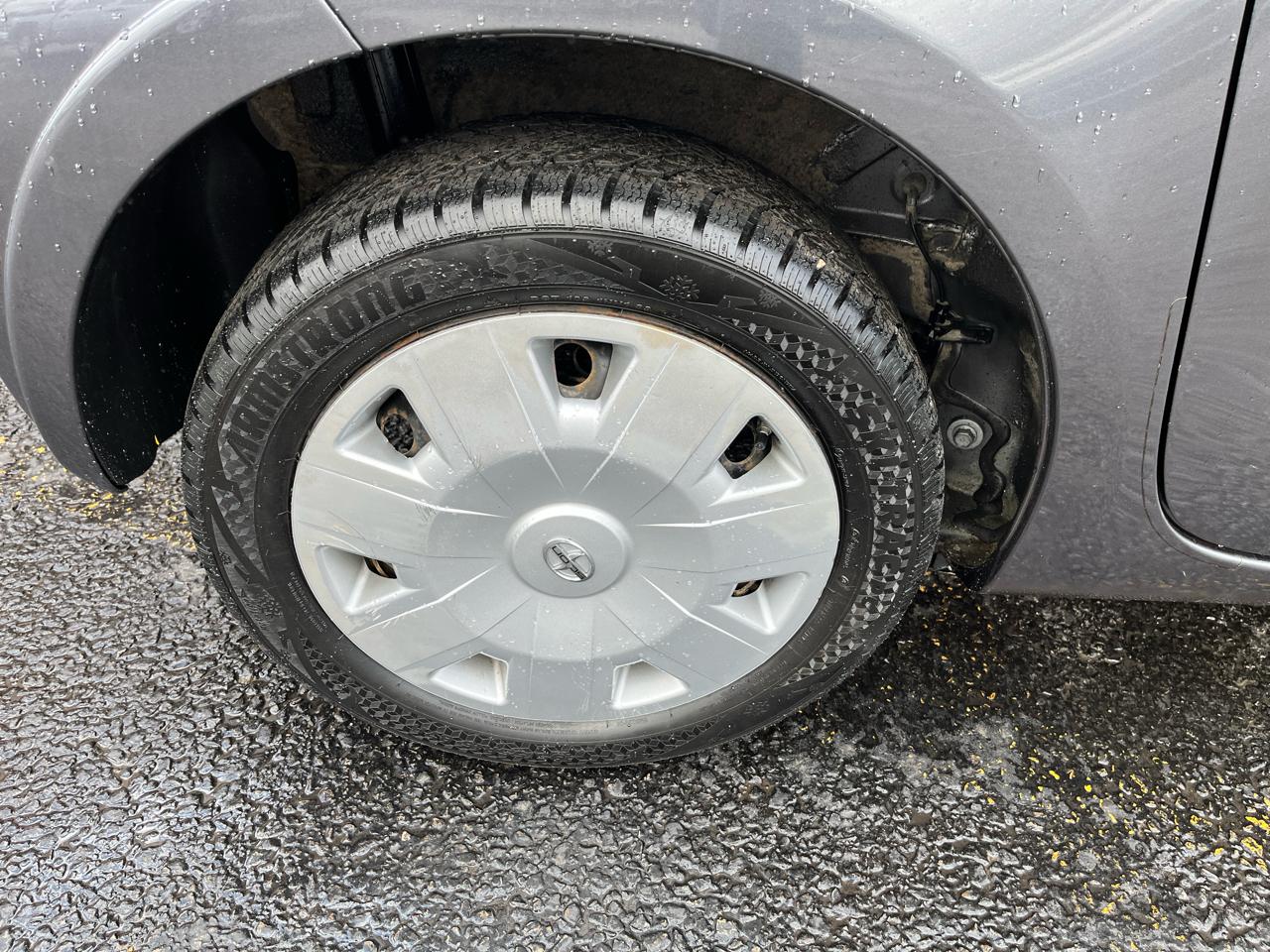 Scion iQ 3-Door Hatchback AT 2013