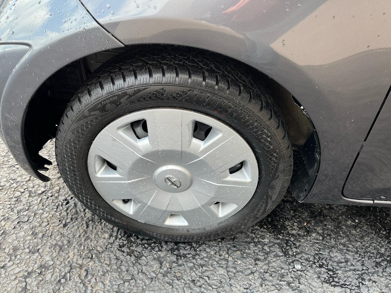 Scion iQ 3-Door Hatchback AT 2013