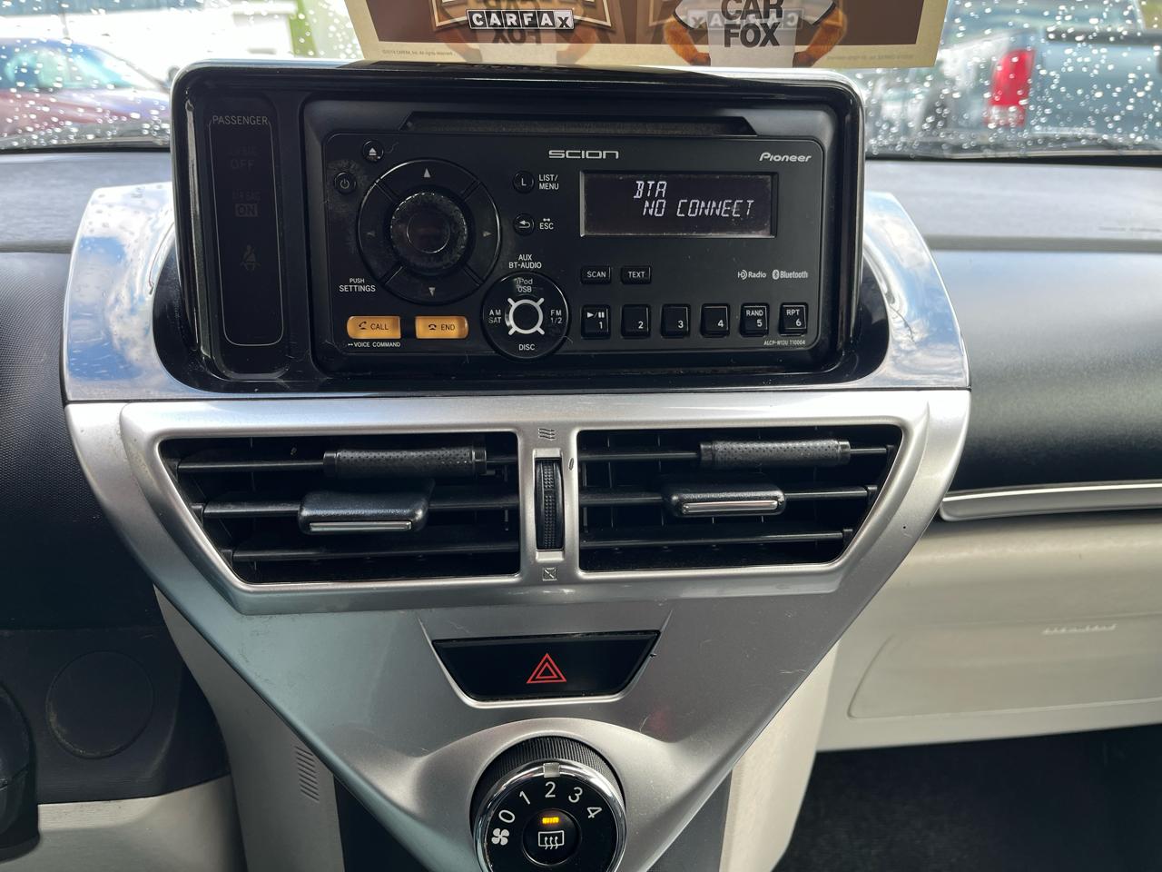 Scion iQ 3-Door Hatchback AT 2013