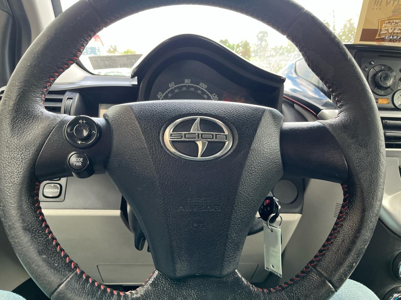 Scion iQ 3-Door Hatchback AT 2013