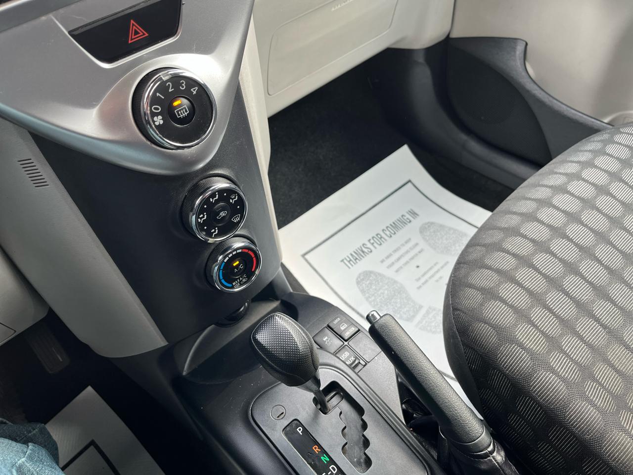 Scion iQ 3-Door Hatchback AT 2013