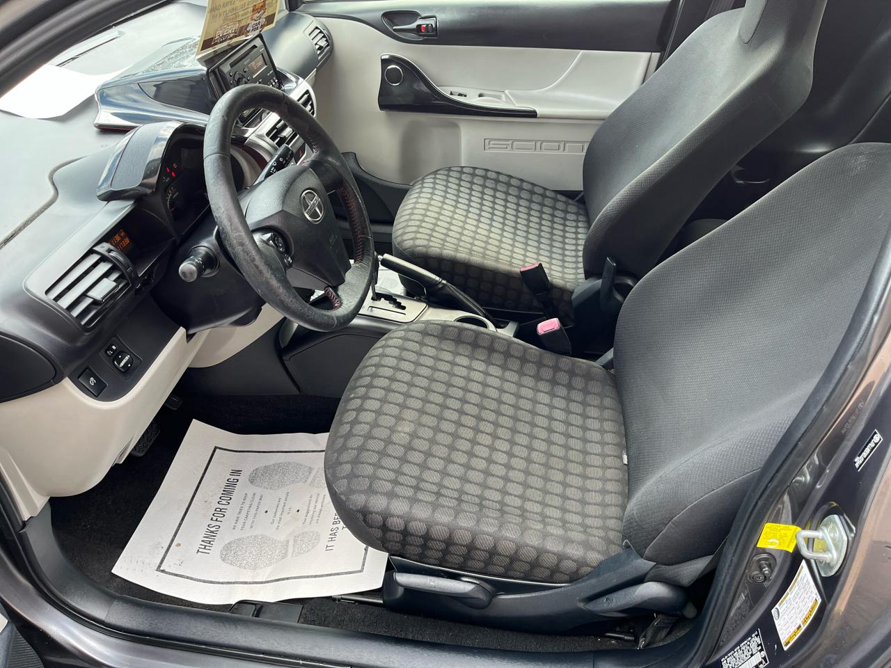 Scion iQ 3-Door Hatchback AT 2013