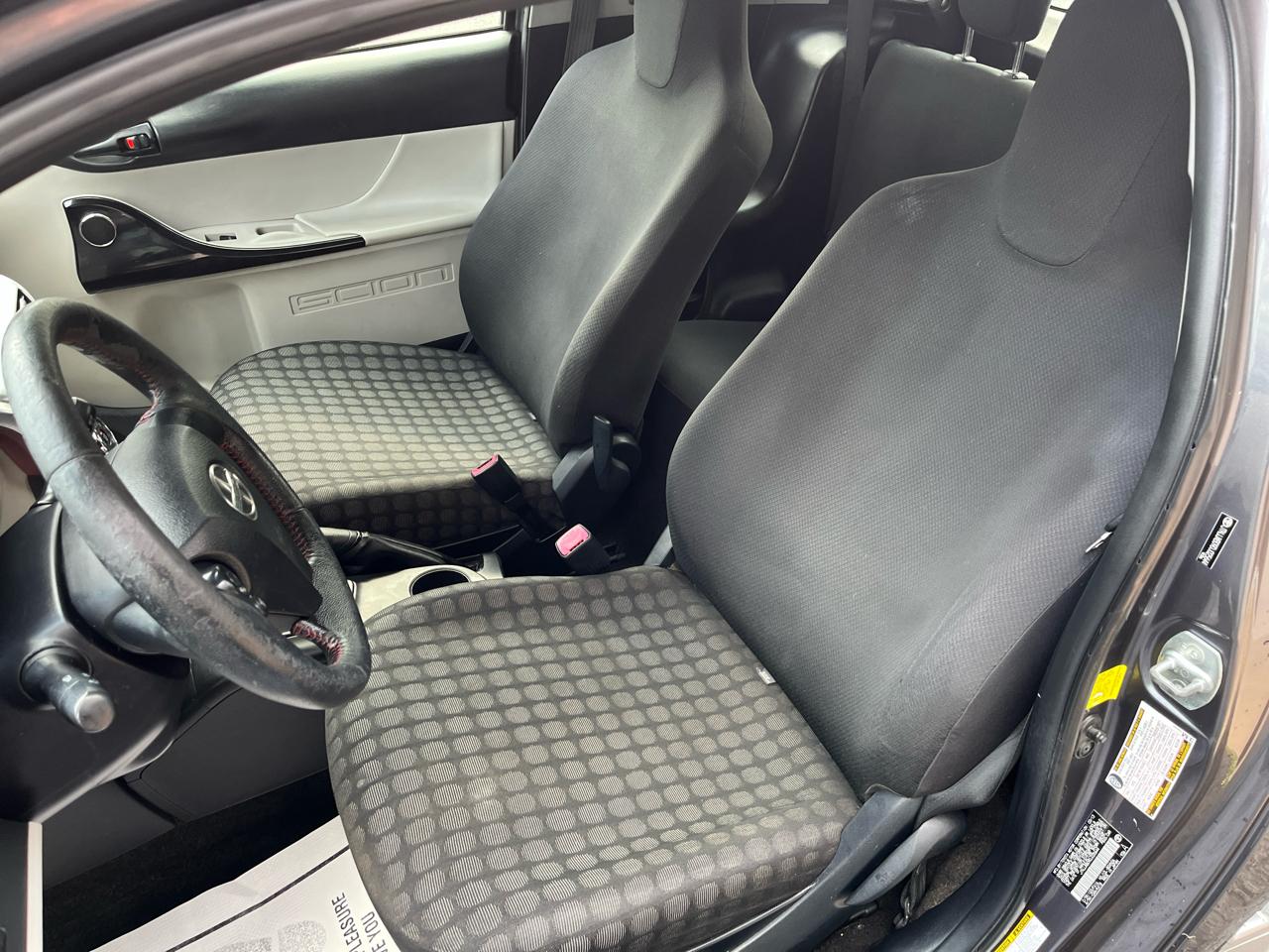 Scion iQ 3-Door Hatchback AT 2013