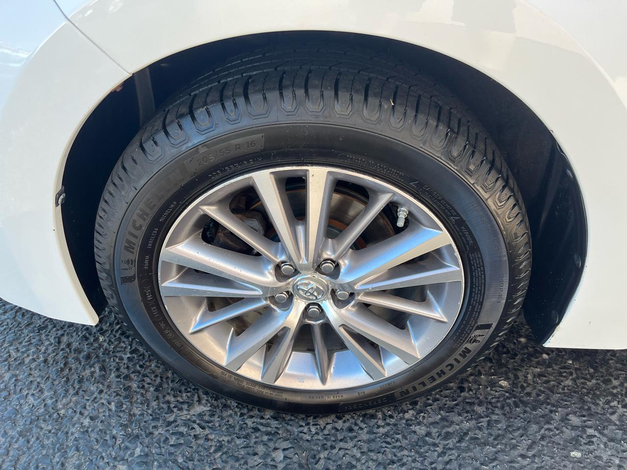 Toyota Corolla LE Eco Plus CVT 2015