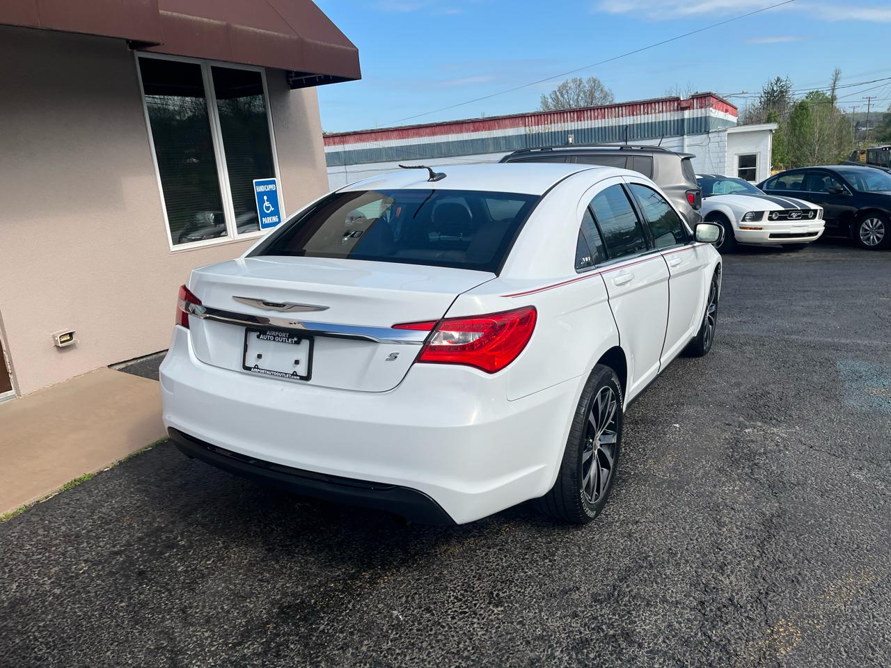 Chrysler 200 Touring 2013