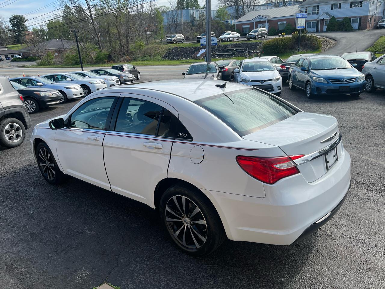 Chrysler 200 Touring 2013