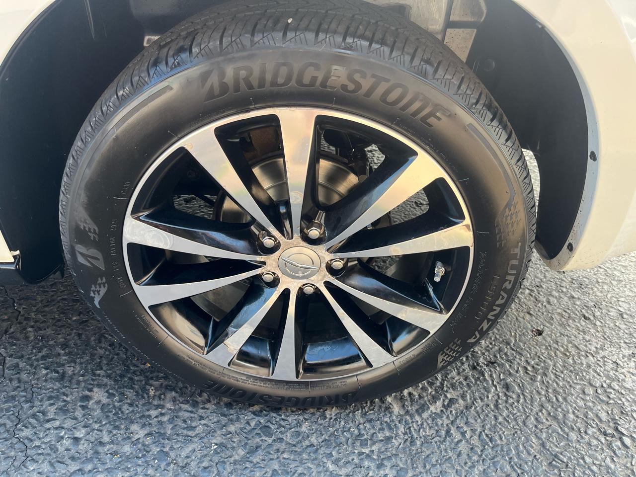 Chrysler 200 Touring 2013