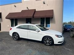 2013 Chrysler 200 