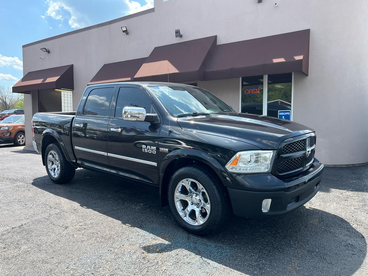 RAM 1500 Laramie Crew Cab SWB 4WD 2016