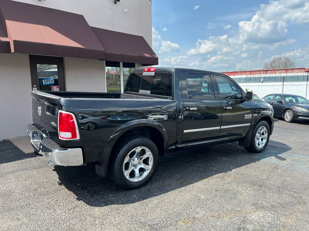 RAM 1500 Laramie Crew Cab SWB 4WD 2016