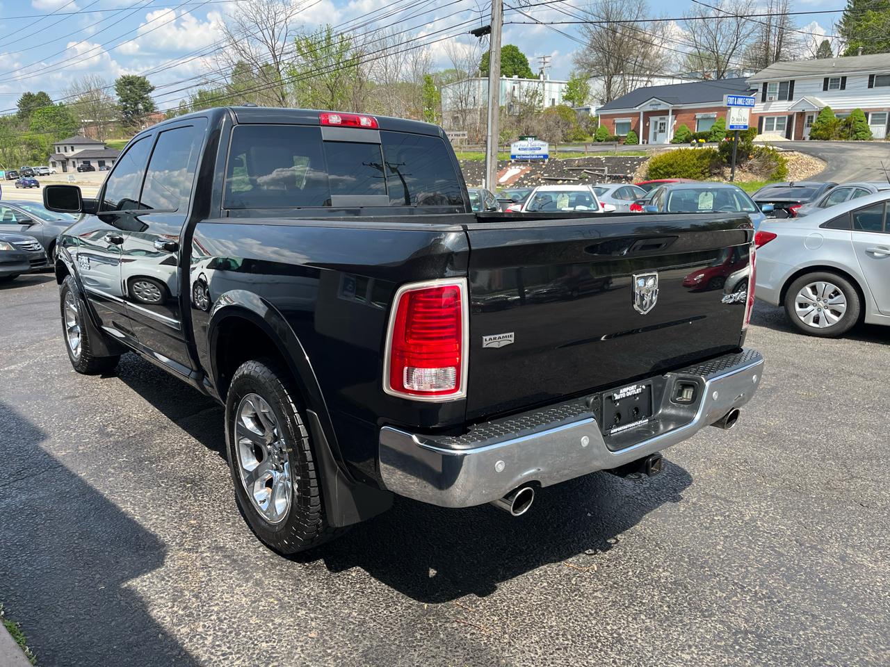RAM 1500 Laramie Crew Cab SWB 4WD 2016