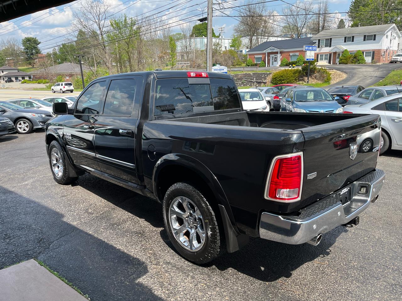 RAM 1500 Laramie Crew Cab SWB 4WD 2016