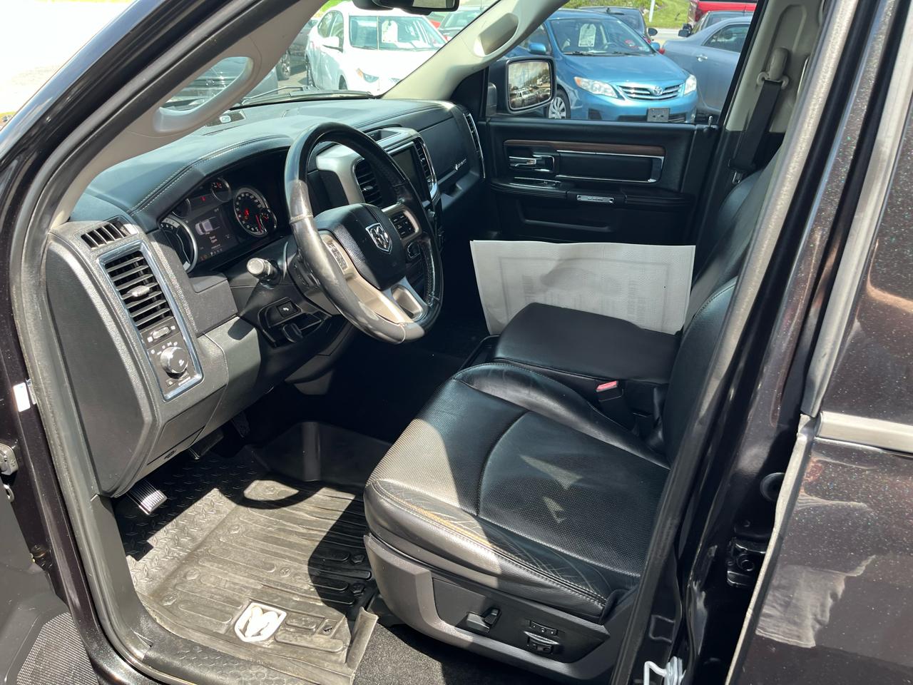 RAM 1500 Laramie Crew Cab SWB 4WD 2016