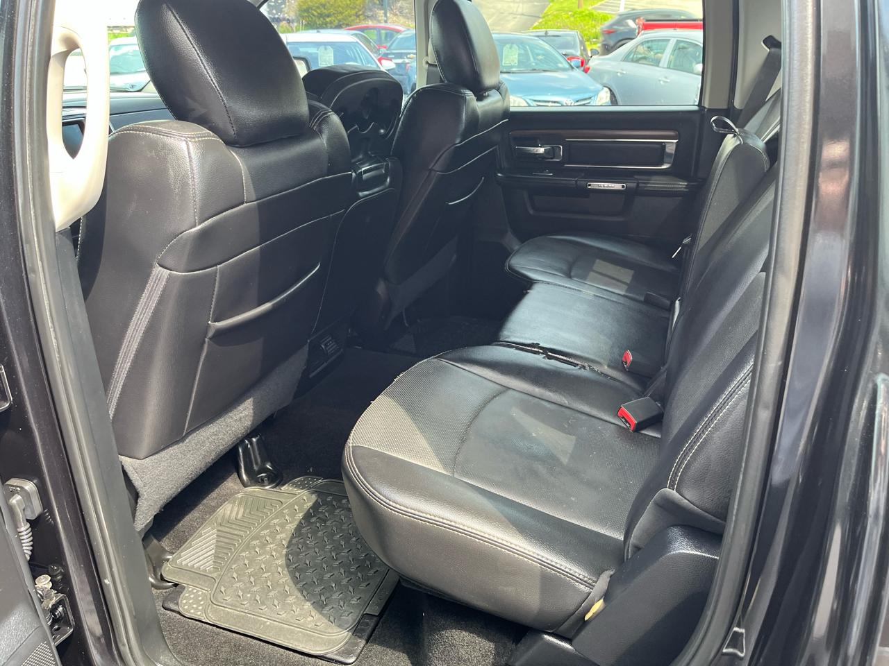 RAM 1500 Laramie Crew Cab SWB 4WD 2016