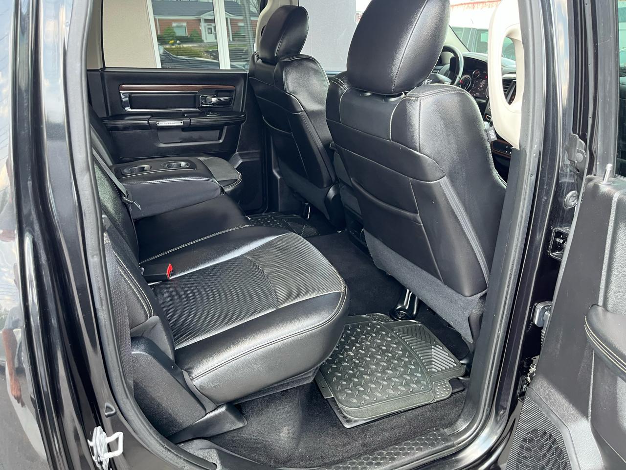 RAM 1500 Laramie Crew Cab SWB 4WD 2016